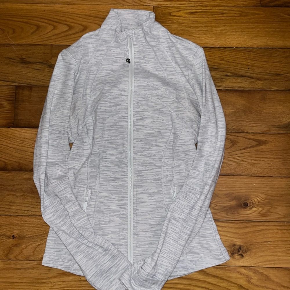 Lululemon define jacket size 4